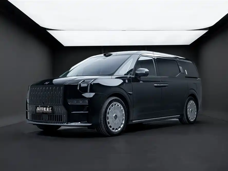 900x675_0_q87_c42_autohomecar__ChtpWGmFlFaAcDW5AADoZBzs6Hw764.jpg.webp Used Zeekr 009 2024 Model Glory