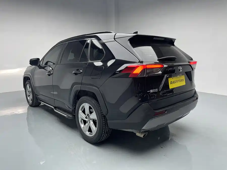 Used Toyota RAV4 Rongfang 2021 2.0L CVT two-wheel drive fashion version
