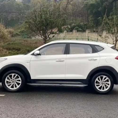 900x675_0_q87_c42_autohomecar__ChtpWGmHCVCAcwe_AA2AlvMPNr4145.jpg.webp Used Hyundai Tucson 2015 1.6T dual-clutch two-wheel drive intelligent model