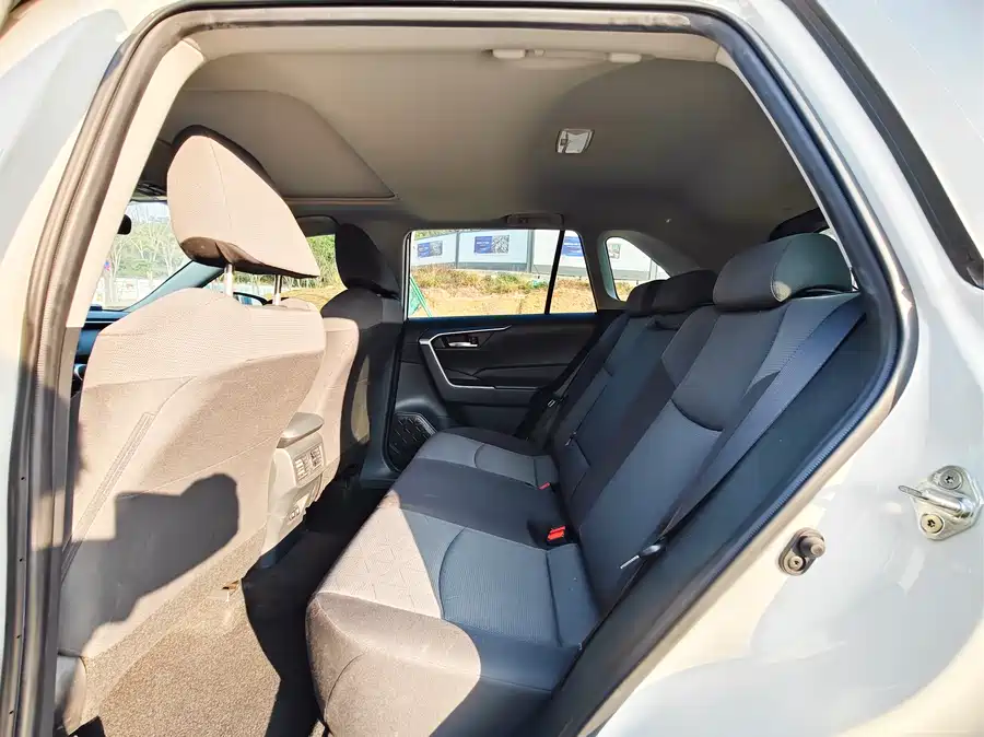 Used Toyota RAV4 Rongfang 2020 2.0L CVT two-wheel drive fashion version