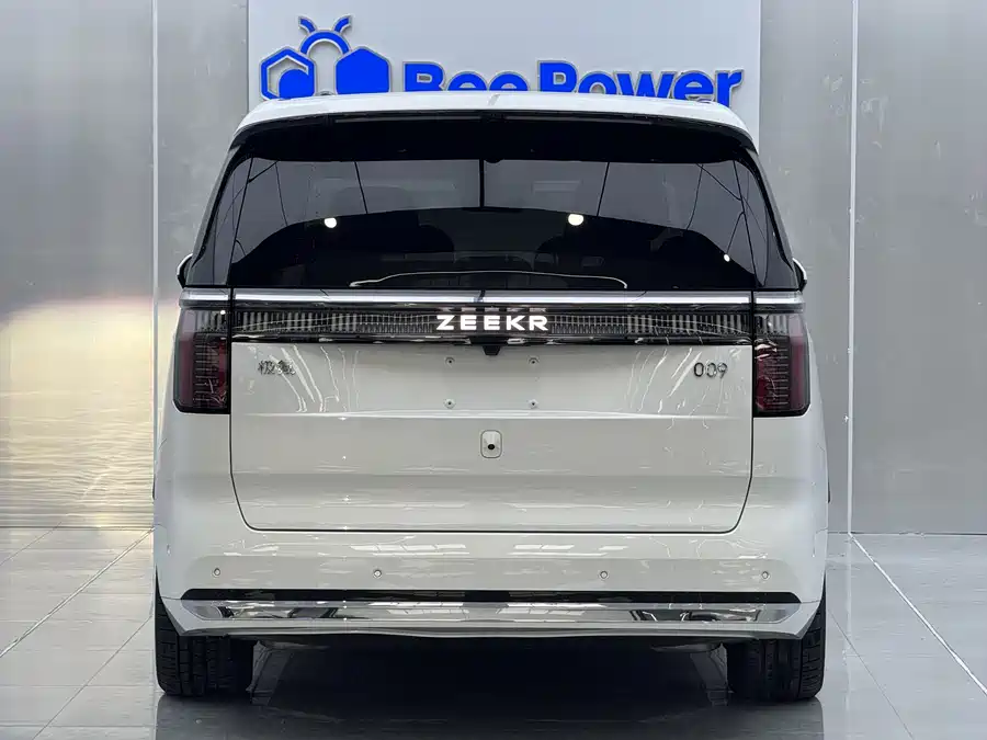 900x675_0_q87_c42_autohomecar__ChtpWGmJRtOAXM8WAAS7DnZDdJE621.jpg.webp Used Zeekr 009 2024 seven-seat aisle version four-wheel drive 108kWh