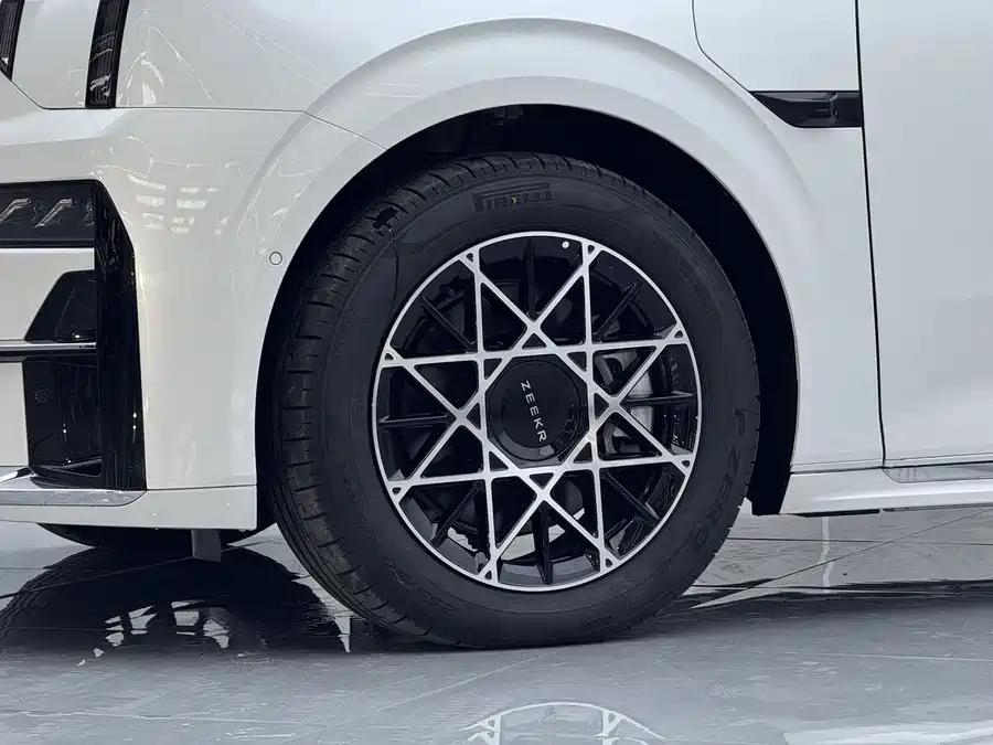 900x675_0_q87_c42_autohomecar__ChtpWGmJRtWAXH1WAAU1JfN9Xnk093.jpg.webp Used Zeekr 009 2024 seven-seat aisle version four-wheel drive 108kWh