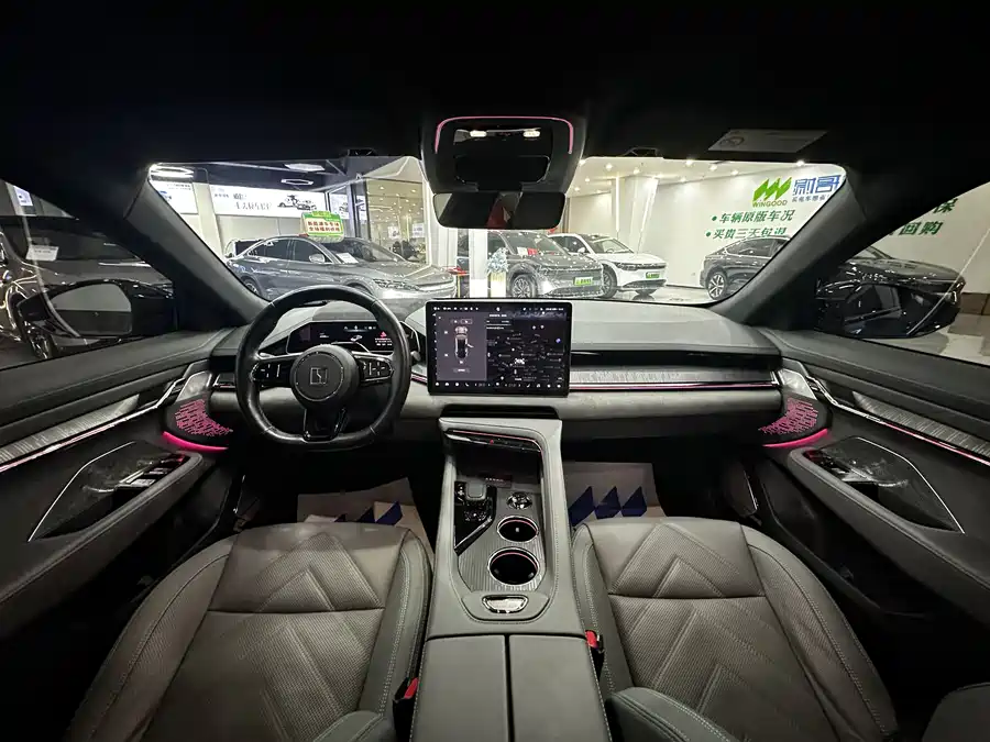 900x675_0_q87_c42_autohomecar__ChtpWGmJTz-AVvcGAAYHoOodtIU854.jpg.webp Used Zeekr 001 2023 WE version 86kWh