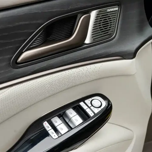 900x675_0_q87_c42_autohomecar__ChtpWGmJonaAAC9lAAGw4RjH5dI481.jpg.webp Used Denza D9 2022 EV 600 four-wheel drive flagship model