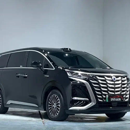 900x675_0_q87_c42_autohomecar__ChtpWGmOvEGAI2OxAAfDM8AUSOc890.jpg.webp Used Denza D9 2025 DM-i smart driving version 1020 four-wheel drive exclusive model