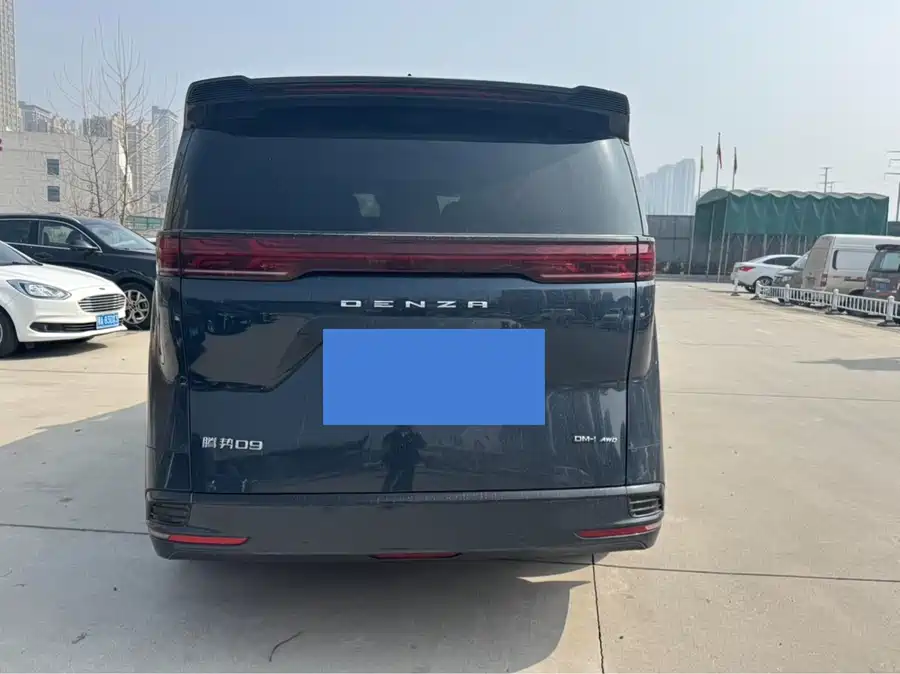 Used Denza D9 2022 DM-i 970 four-wheel drive flagship model