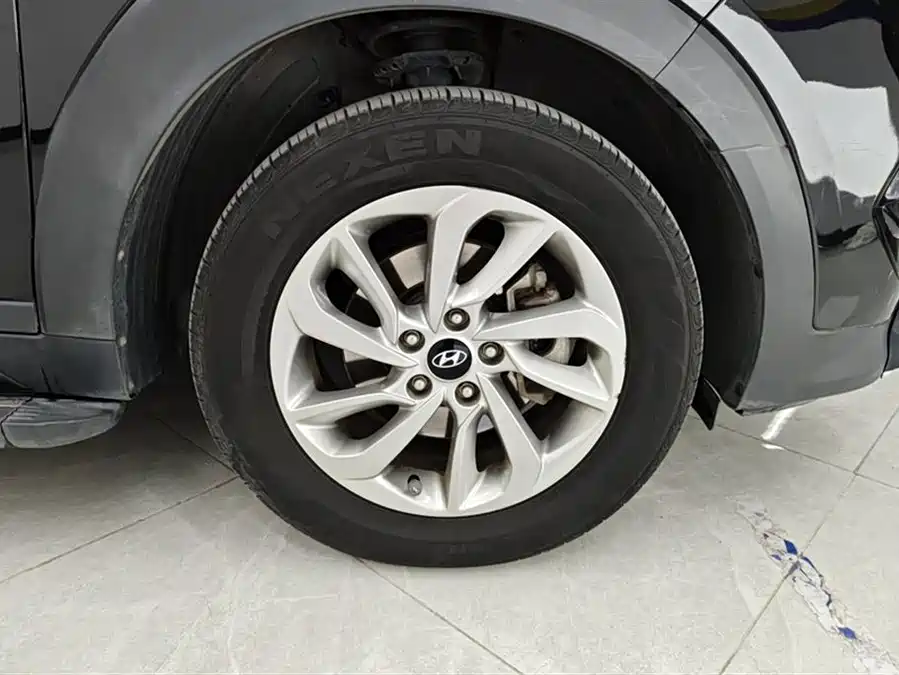 900x675_0_q87_c42_autohomecar__ChtpWGmhXHuARZ4RAAGULAH4f3c667.jpg.webp Used Hyundai Tucson 2015 1.6T dual-clutch two-wheel drive intelligent model