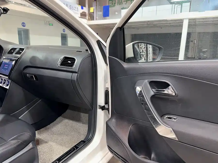 Used Volkswagen Polo 2016 1.4L automatic fashion model