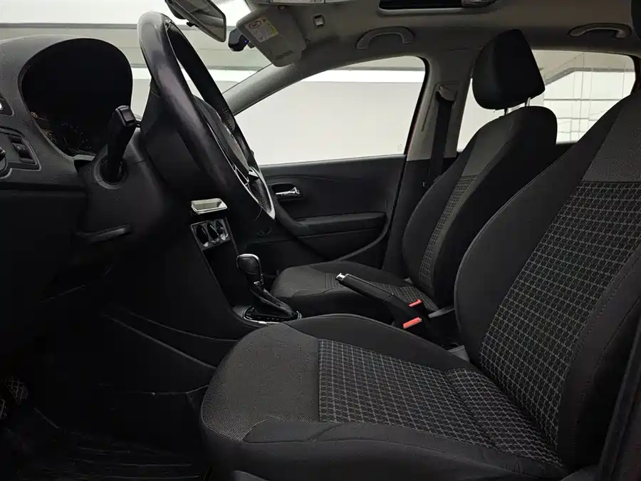 900x675_0_q87_c42_autohomecar__ChtpWGmipWGAIZj9AAHJU1ldyk8173.jpg.webp Used Volkswagen Polo 2018 1.5L automatic safety model