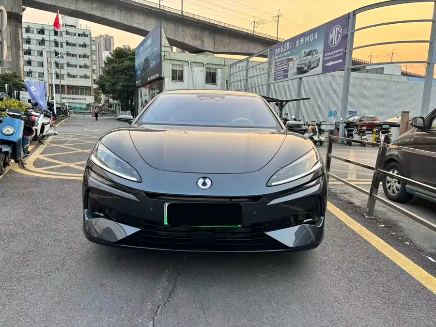 900x675_0_q87_c42_autohomecar__ChtpWGmj5I2AUjtSAAuWlpzXKr8811.jpg.webp Used Denza Z9 2024 1100km four-wheel drive Ultra version