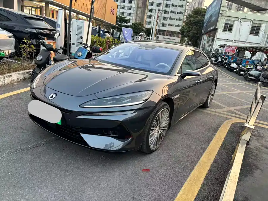 900x675_0_q87_c42_autohomecar__ChtpWGmj5IyAHWkxAAytzUtNP8Y718.jpg.webp Used Denza Z9 2024 1100km four-wheel drive Ultra version