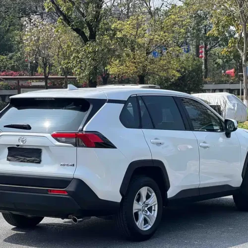 900x675_0_q87_c42_autohomecar__ChtpWGmjBlqAS60AAA7Fd6O3hlo188.jpg.webp Used Toyota RAV4 Rongfang 2023 2.0L CVT two-wheel drive urban version