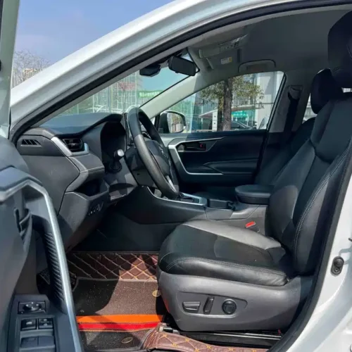 900x675_0_q87_c42_autohomecar__ChtpWGmjBmmAaLvhAAhc9y-wY9w639.jpg.webp Used Toyota RAV4 Rongfang 2023 2.0L CVT two-wheel drive urban version