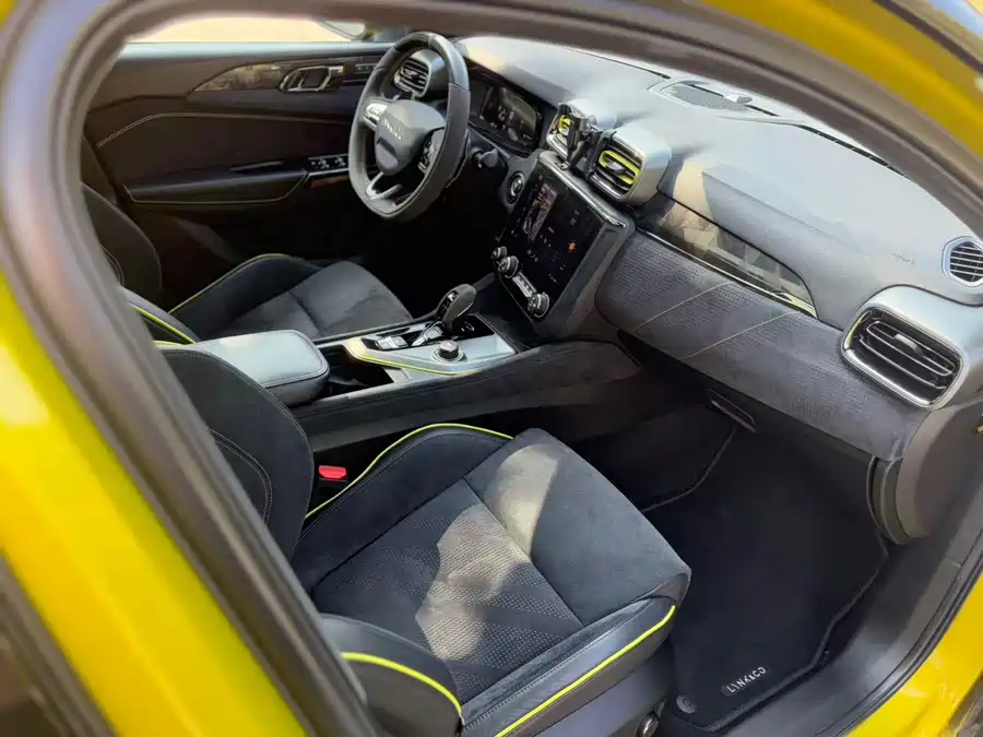 900x675_0_q87_c42_autohomecar__ChtpWGmlCF2AQR9cAAbngkIgUIM944.jpg.webp Used Lynk & Co 03 2021 03+ 2.0TD Automatic Wind Control Edition