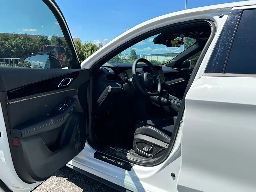 900x675_0_q87_c42_autohomecar__ChtpWGmlCVKAJ9TbAAf3Rd6Tfjw021.jpg.webp Used Lynk & Co 03 2023 1.5TD DCT Pro