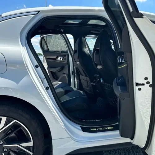 900x675_0_q87_c42_autohomecar__ChtpWGmlCViAdTUyAAhuXR8tQdQ275.jpg.webp Used Lynk & Co 03 2023 1.5TD DCT Pro