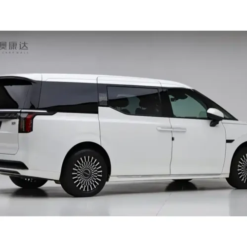 900x675_0_q87_c42_autohomecar__ChtpWGmlMrKAANs3AADqreYmq0k163.jpg.webp Used Zeekr 009 2024 six-seat executive version four-wheel drive 108kWh