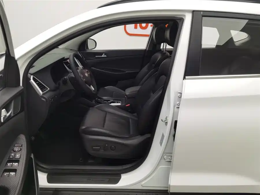 Used Hyundai Tucson 2018 1.6T dual-clutch two-wheel drive 15th anniversary special edition