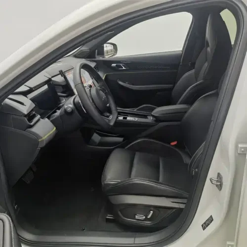 900x675_0_q87_c42_autohomecar__ChtpWGmmPEqAJQaQAAFybvT54Bg719.jpg.webp Used Lynk & Co 03 2023 2.0TD DCT Pro