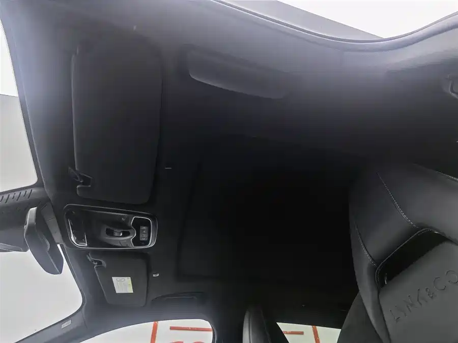 900x675_0_q87_c42_autohomecar__ChtpWGmmPFCAXehbAADTXI0zpy4181.jpg.webp Used Lynk & Co 03 2023 2.0TD DCT Pro
