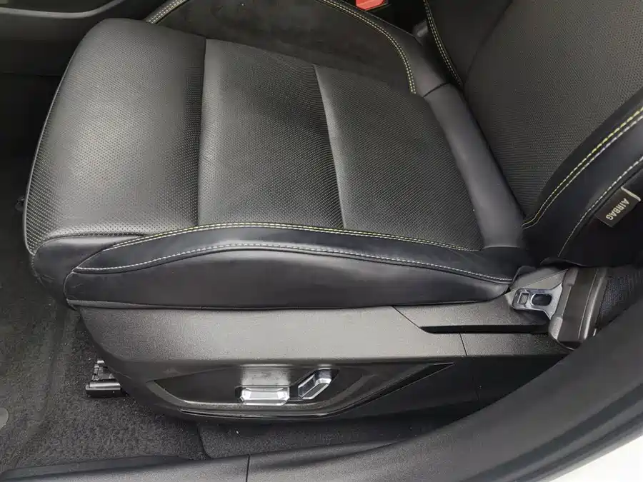 900x675_0_q87_c42_autohomecar__ChtpWGmmPFiAHoFUAAId5_KX8gA419.jpg.webp Used Lynk & Co 03 2023 2.0TD DCT Pro