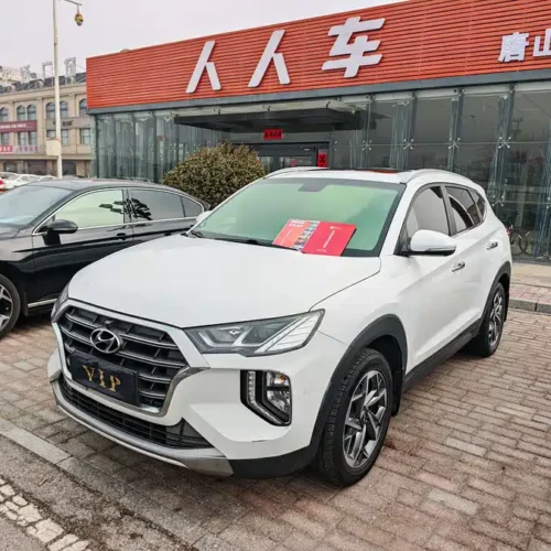 900x675_0_q87_c42_autohomecar__ChtpWGmmfpyAD_MrAAo4_M3iNX8320.jpg.webp Used Hyundai Tucson 2019 280TGDi dual-clutch two-wheel drive smart connected version National V