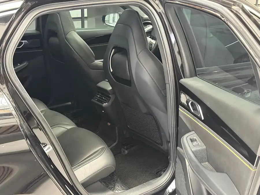 900x675_0_q87_c42_autohomecar__ChtpWGmml0iAMaHVAAiAjhEJpko786.jpg.webp Used Lynk & Co 03 2023 1.5TD DCT Plus