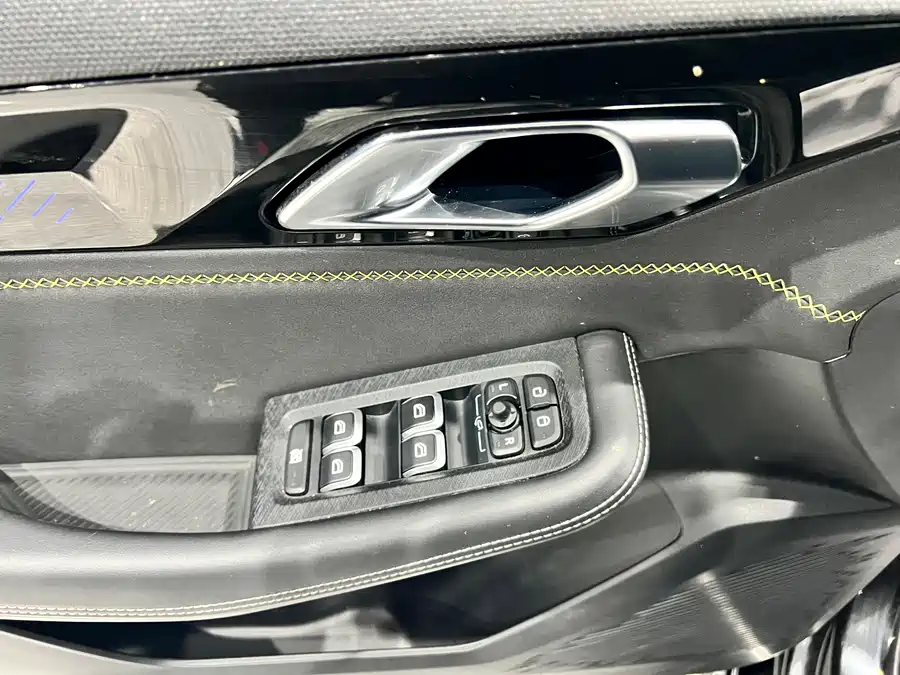 900x675_0_q87_c42_autohomecar__ChtpWGmo4buAa5fTAArnRvf0oSI728.jpg.webp Used Lynk & Co 03 2023 1.5TD DCT Pro