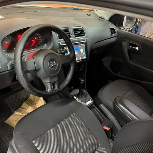900x675_0_q87_c42_autohomecar__ChtpWGmoMD2AQpz1AAN3zPyB5Cs387.jpg.webp Used Volkswagen Polo 2013 1.6L automatic comfort version
