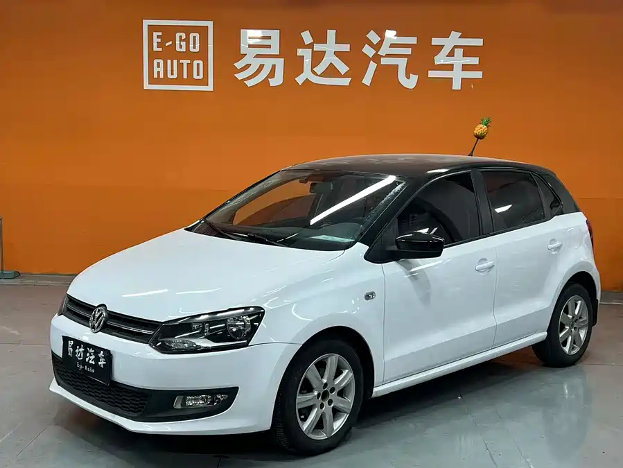 900x675_0_q87_c42_autohomecar__ChtpWGmoMDqAKWxVAAJGdzhGTtw785.jpg.webp Used Volkswagen Polo 2013 1.6L automatic comfort version