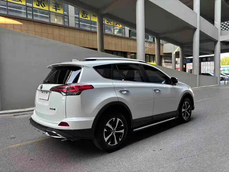 Used Toyota RAV4 Rongfang 2018 2.0L CVT two-wheel drive fashion X version