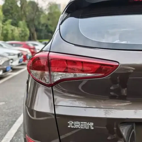 900x675_0_q87_c42_autohomecar__ChtpWGmpYi-AejG5AAG5yIN3iYQ478.jpg.webp Used Hyundai Tucson 2015 1.6T dual-clutch two-wheel drive intelligent model