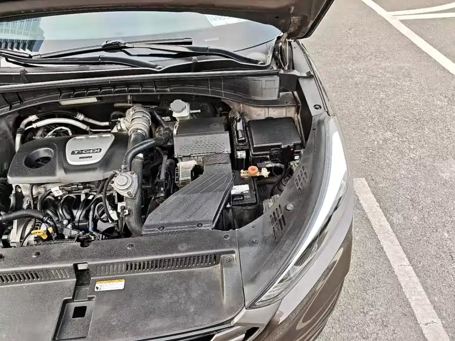 900x675_0_q87_c42_autohomecar__ChtpWGmpYi6AdbNNAAO9cQGv4r4424.jpg.webp Used Hyundai Tucson 2015 1.6T dual-clutch two-wheel drive intelligent model