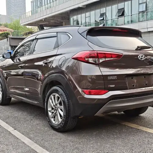 900x675_0_q87_c42_autohomecar__ChtpWGmpYiOAXbzuAAuCc0vrHjA425.jpg.webp Used Hyundai Tucson 2015 1.6T dual-clutch two-wheel drive intelligent model