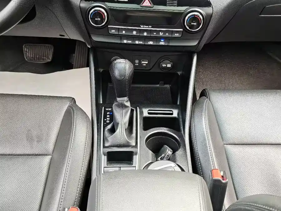 900x675_0_q87_c42_autohomecar__ChtpWGmpYiuAb3BdAANpGTz5onE298.jpg.webp Used Hyundai Tucson 2015 1.6T dual-clutch two-wheel drive intelligent model