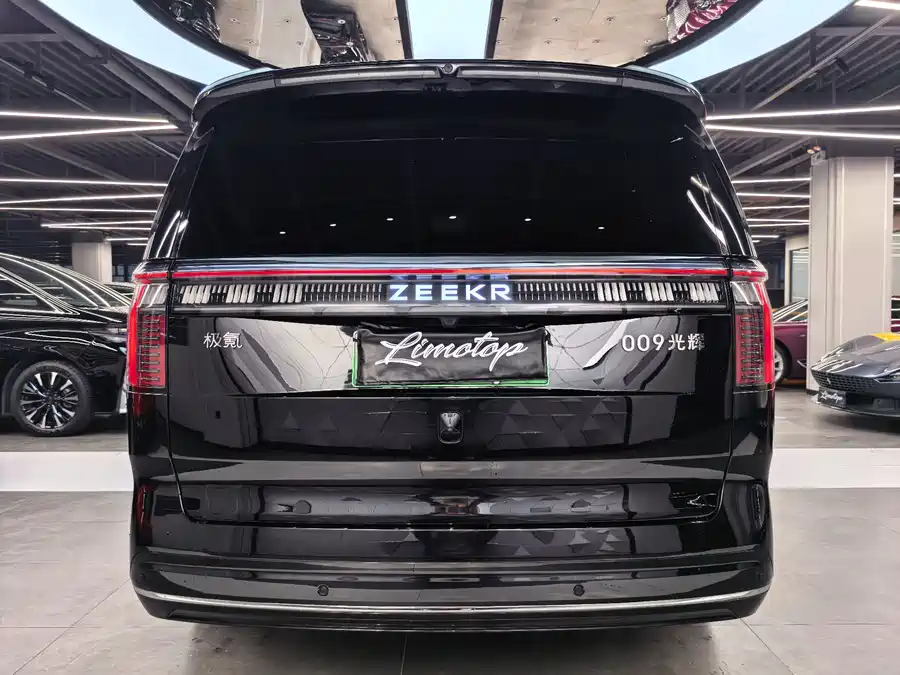 900x675_0_q87_c42_autohomecar__ChtpWGmpaSaANH8pAAV1A6AHFrM001.jpg.webp Used Zeekr 009 2024 Model Glory