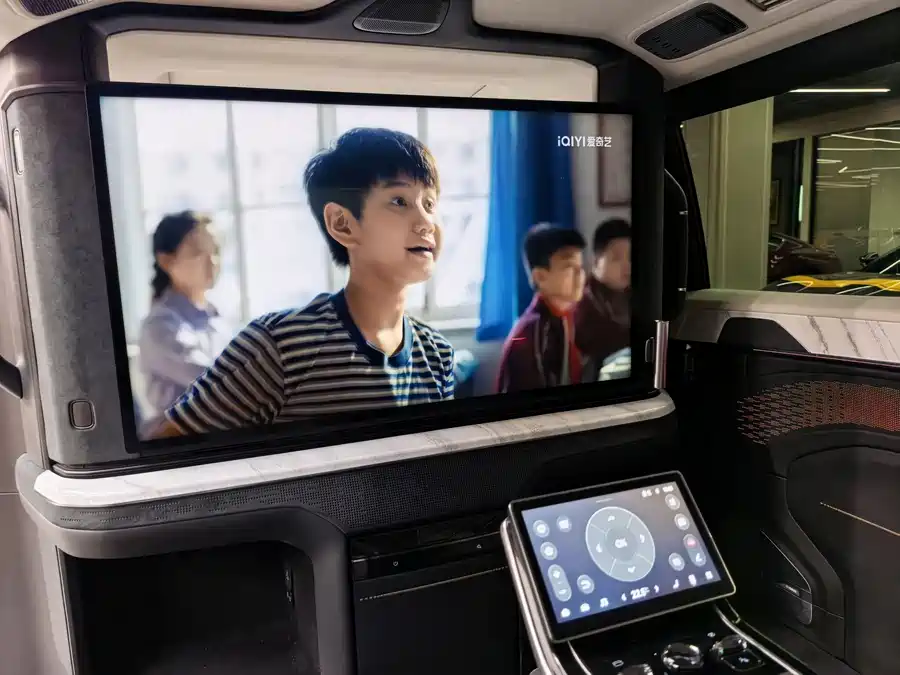 900x675_0_q87_c42_autohomecar__ChtpWGmpaSmAANg-AASsa3CyEMc364.jpg.webp Used Zeekr 009 2024 Model Glory