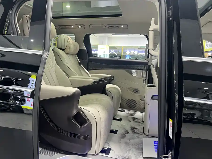 900x675_0_q87_c42_autohomecar__ChtpWGmpiquAHOBnAAWfQHHd93w467.jpg.webp Used Denza D9 2024 DM-i 980 four-wheel drive premium model