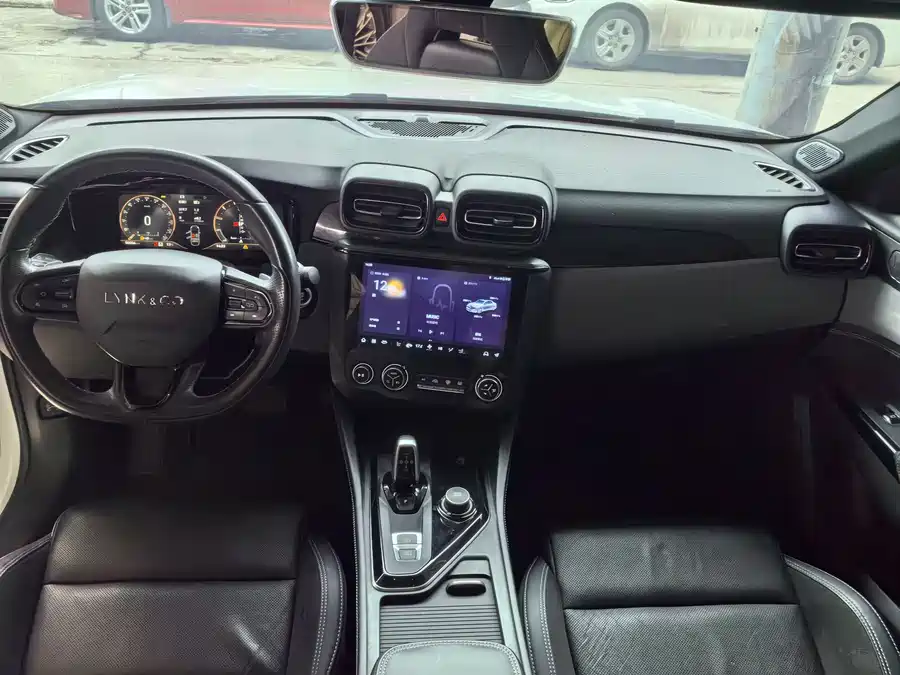 900x675_0_q87_c42_autohomecar__ChtpWGmqIAWAb7T1AAW8OH0CN18904.jpg.webp Used Lynk & Co 03 2022 1.5TD DCT Pro