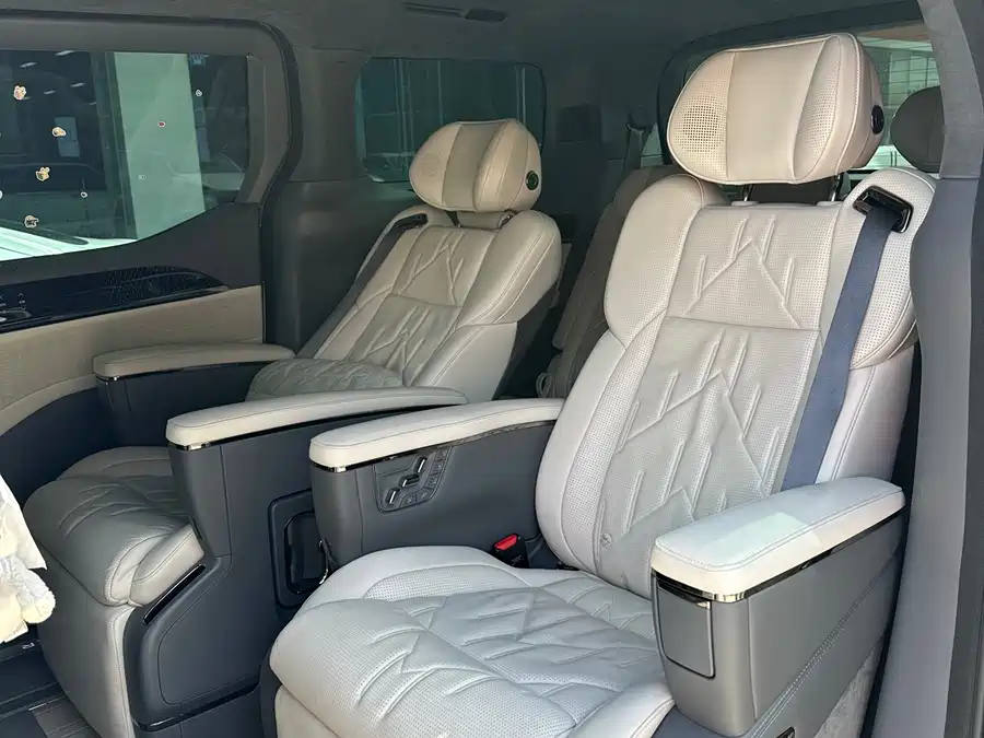 900x675_0_q87_c42_autohomecar__ChtpWGmqUH6ASJ89AAkRW5fqK_A520.jpg.webp Used Zeekr 009 2024 seven-seat aisle version four-wheel drive 108kWh