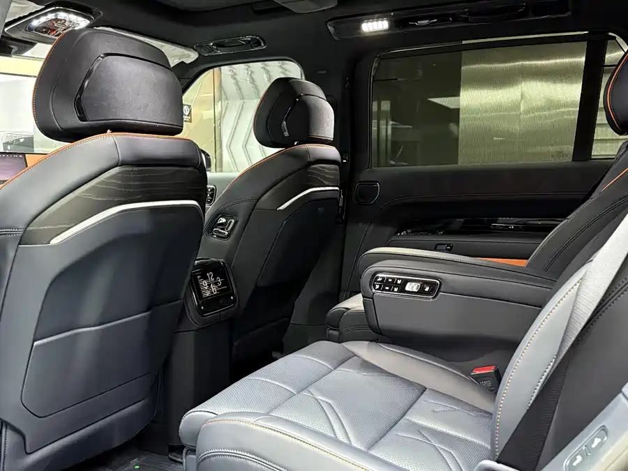 900x675_0_q87_c42_autohomecar__ChtpWGmqUpKAa0RmAAXa6FKKO6A299.jpg.webp Used Zeekr 9X 2025 Yao Black Edition 70kWh