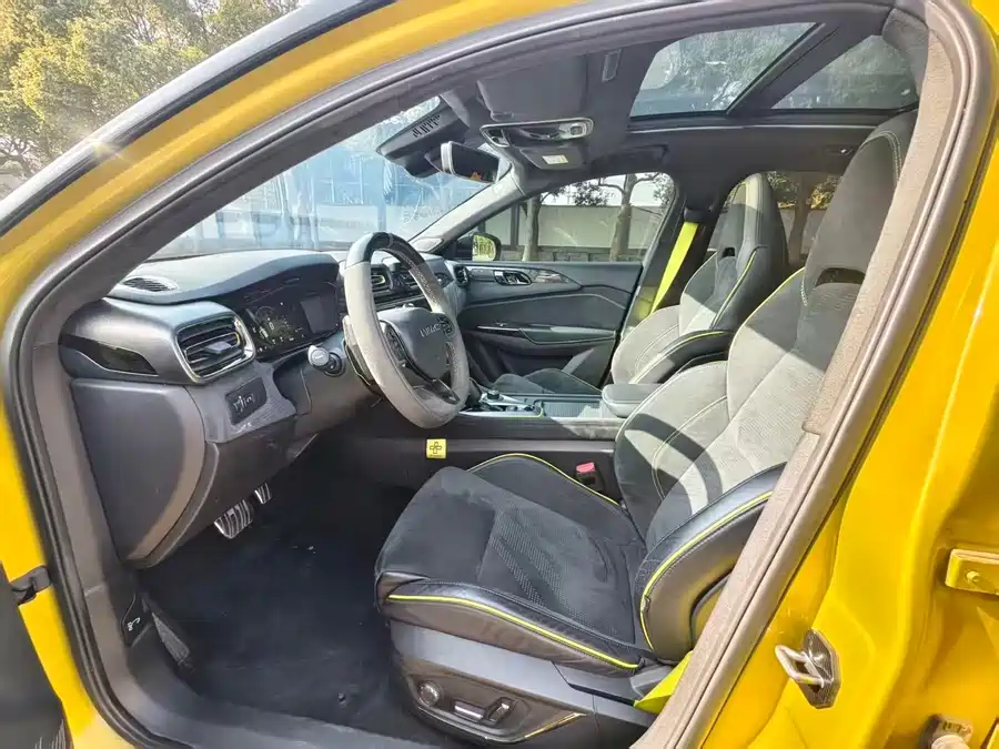 900x675_0_q87_c42_autohomecar__ChtpWGmqhMmAG4xUAAiIHp79GEE030.jpg.webp Used Lynk & Co 03 2021 03+ 2.0TD Automatic Wind Control Edition