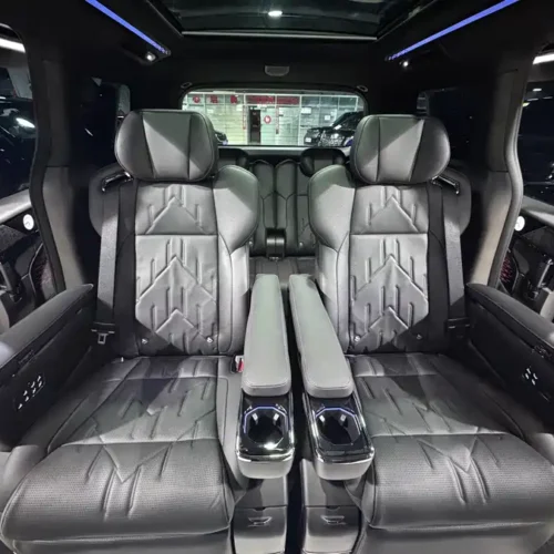 900x675_0_q87_c42_autohomecar__ChtpWGmqqz-AU4sqAAk4HEQaPPU986.jpg.webp Used Zeekr 009 2024 six-seat executive version four-wheel drive 108kWh