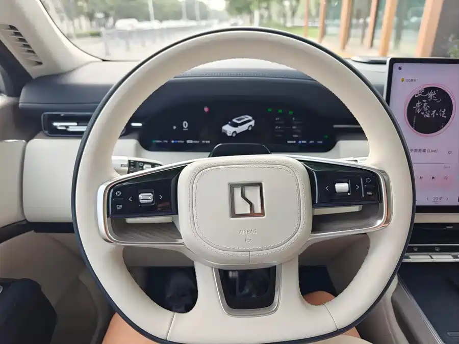900x675_0_q87_c42_autohomecar__ChtpWGmr2KeAIvNbAAIqL9Mh_A8051.jpg.webp Used Zeekr 9X 2025 Hyper Edition 70kWh