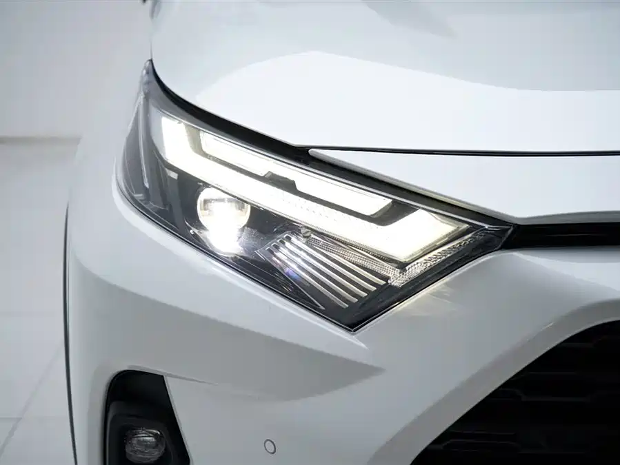 Used Toyota RAV4 Rongfang 2023 2.0L CVT two-wheel drive 20th anniversary platinum commemorative edition
