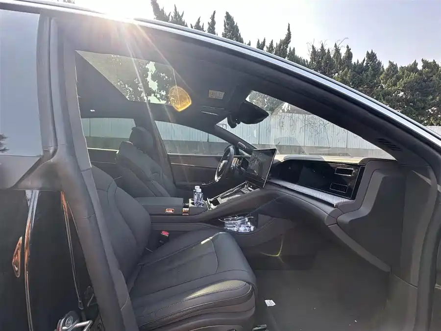 Used Denza Z9 2024 1100km four-wheel drive Ultra version