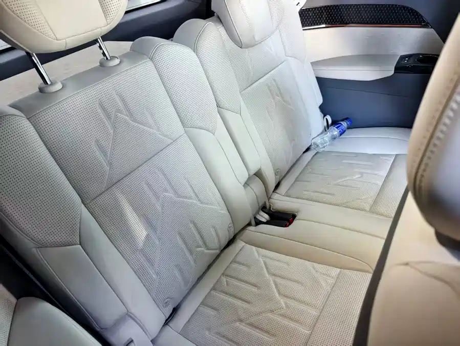900x675_0_q87_c42_autohomecar__ChtpWGmrtLmAIqwVAAV4tTwJVO0877.jpg.webp Used Zeekr 009 2024 six-seat executive version four-wheel drive 108kWh