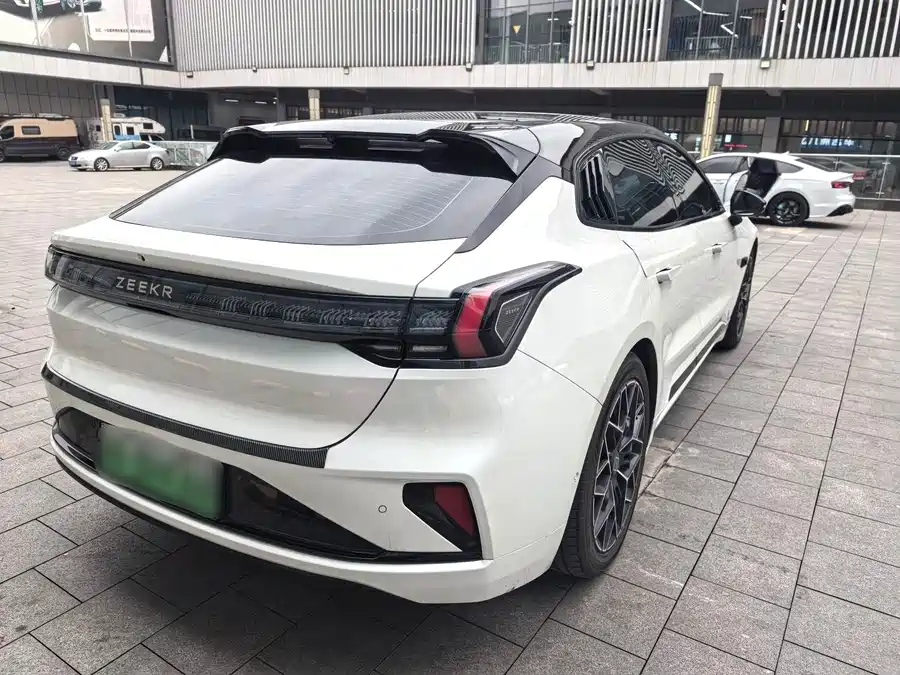 900x675_0_q87_c42_autohomecar__ChtpWGmtOHWAMMbMAAPl2azEJSg398.jpg.webp Used Zeekr 001 2024 ME version 100kWh four-wheel drive