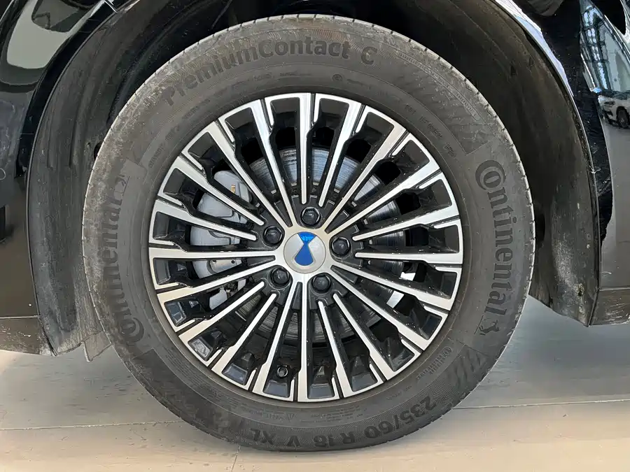 Used Denza D9 2025 DM-i smart driving version 1020 four-wheel drive flagship model