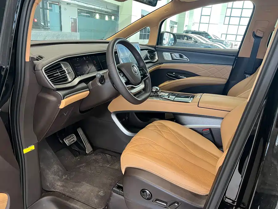 Used Denza D9 2025 DM-i smart driving version 1020 four-wheel drive flagship model